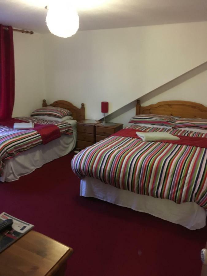 Broomlea Guest House Dyce Exterior photo