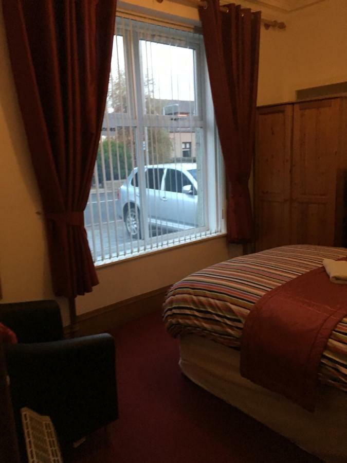 Broomlea Guest House Dyce Exterior photo